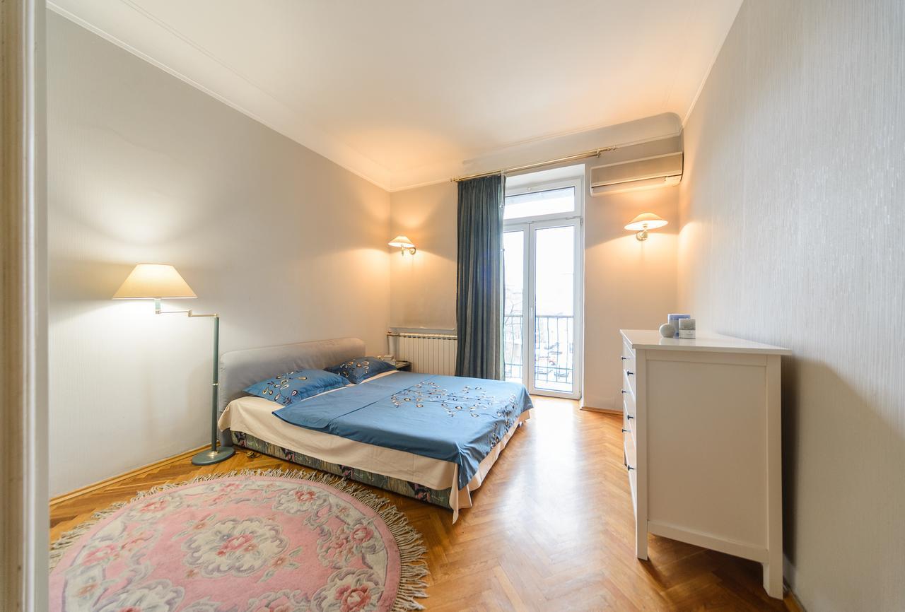 Apartment Near Olympic Stadium Kijev Kültér fotó